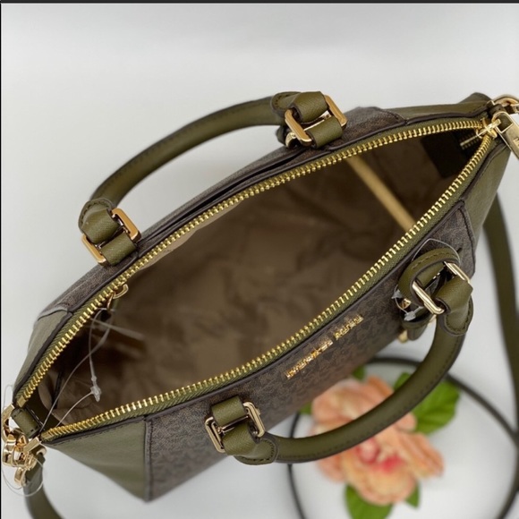 MICHAEL KORS CIARA MD MESSENGER DUFFLE Multi - Picture 3 of 11